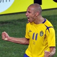 Larsson Mundur dari Timnas